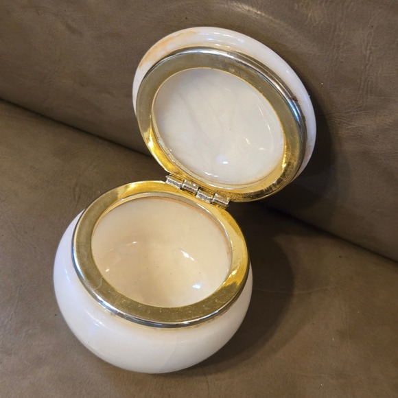 VTG Alabaster Trinket Box 2"‎ Round Gold Hinge Vanity Decor Collectible Keepsake - Picture 6 of 8